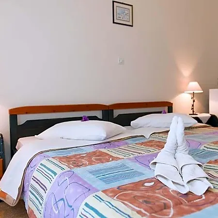 Alinda Hotel 2*