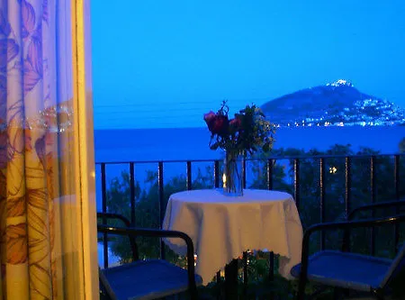 Alinda Hotel מלון 2*